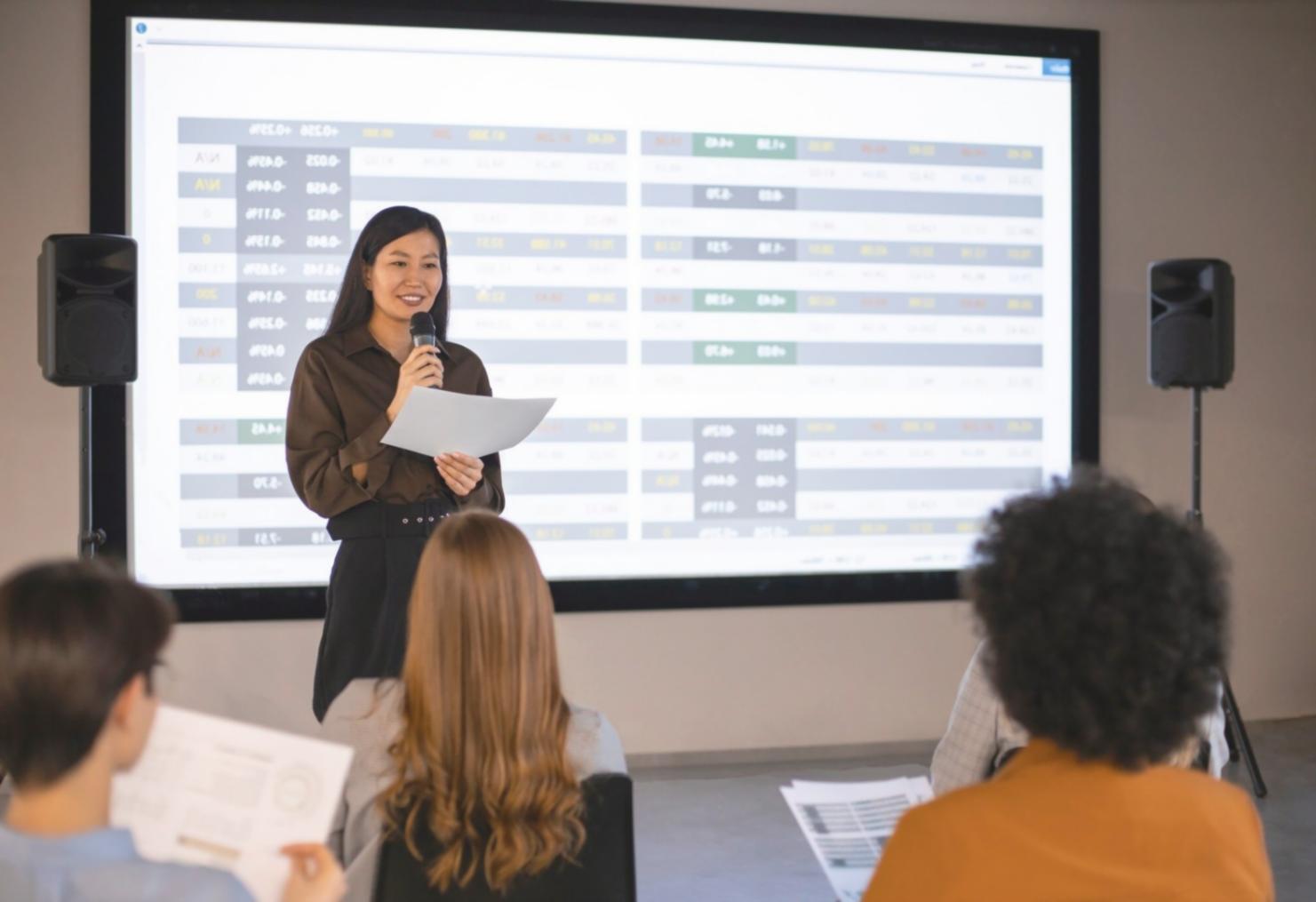 Unser Team bei der Arbeit in unserem Büro in Freital
